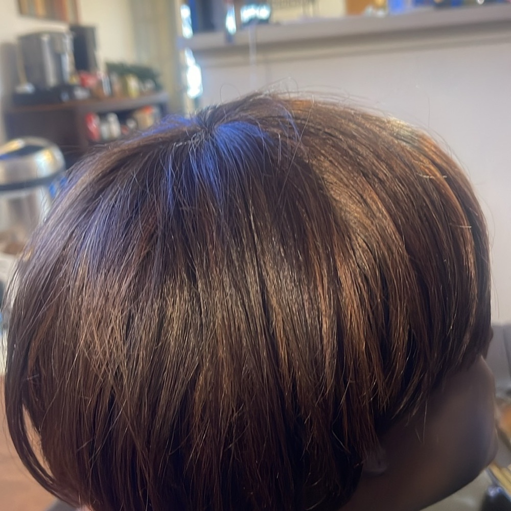 Short Brown Wig for Women - Picture 4 of 6
